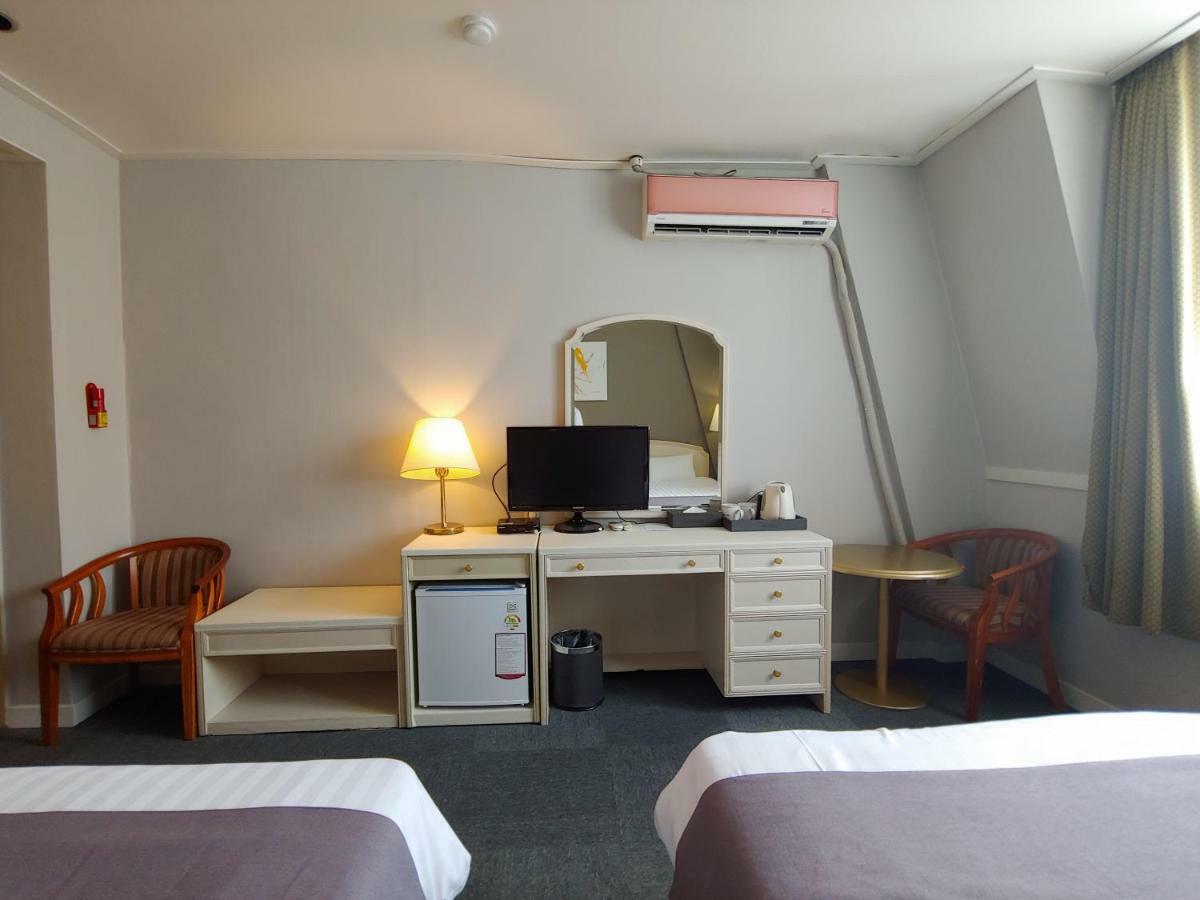 Pearl Hotel Jeju Bagian luar foto